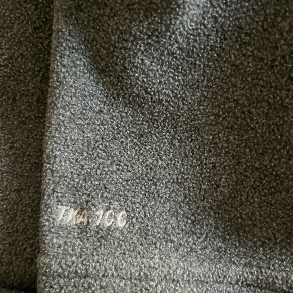 The North Face -Vail embroidered light fleece Women’s 1/4 zip pullover. - Picture 4 of 6